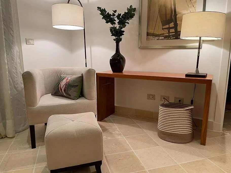 Luxe 1 Bedroom Cap Cana, Dr - Steps Away From Pool, King Bed, Caribbean Paradise! Punta Cana