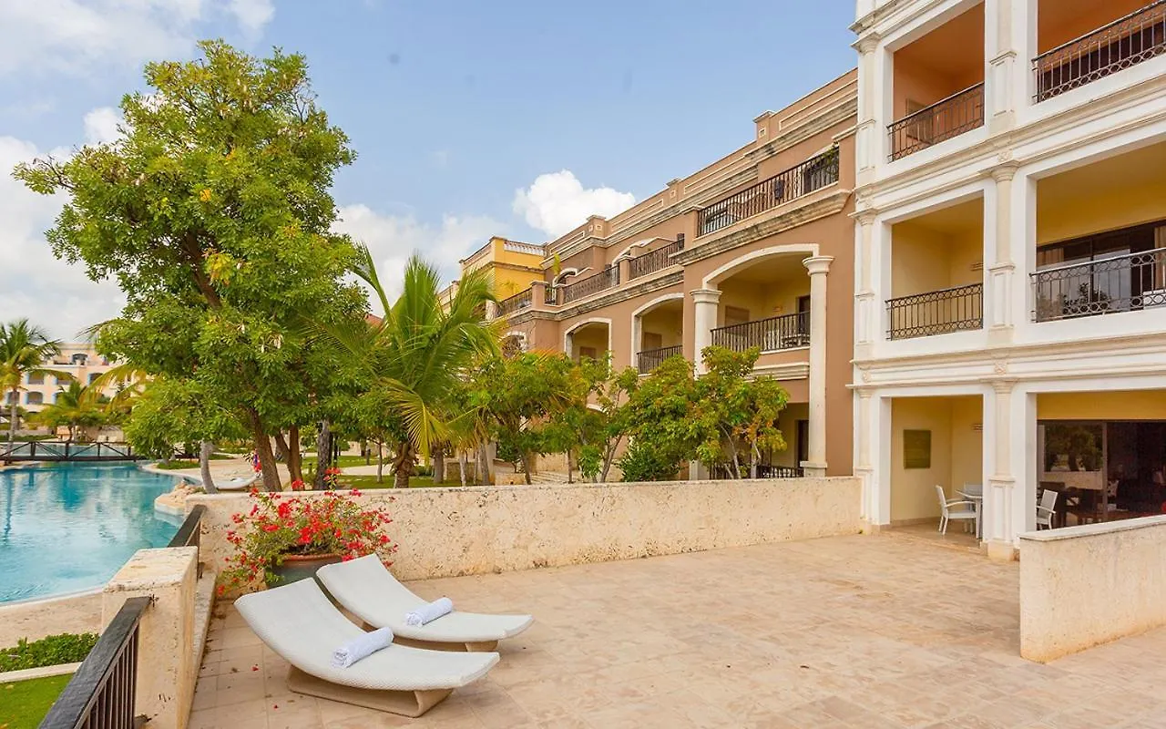 Apartment Luxe 1 Bedroom Cap Cana, Dr - Steps Away From Pool, King Bed, Caribbean Paradise! Punta Cana